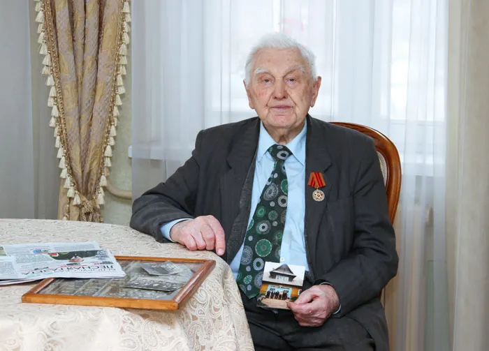 90-летний юбилей отметил ветеран Алексей Михайлович Дедунович. фото