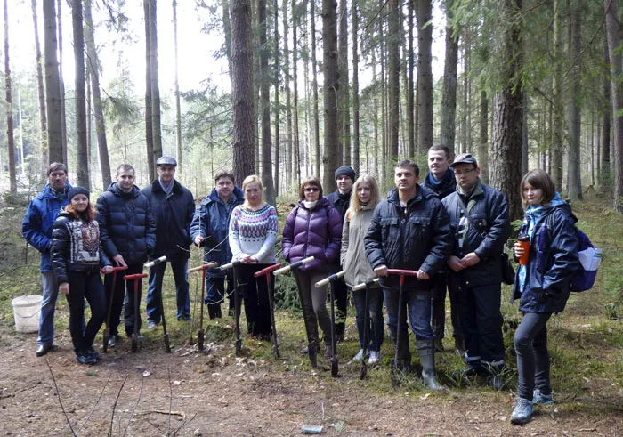 Более 2400 белорусских энергетиков приняли участие в акции «Неделя леса — 2015». фото