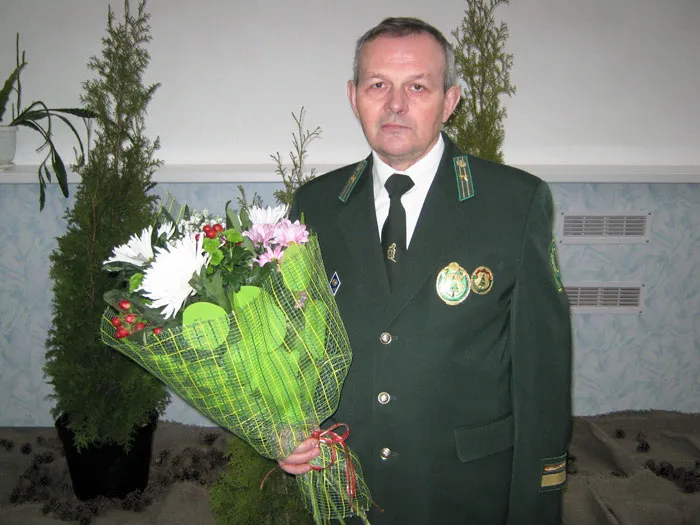 По результатам работы за прошлый год Николай Скуловец признан лучшим лесничим. фото