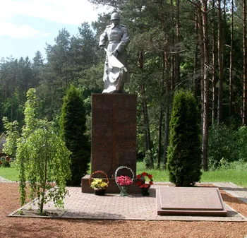 Памятник воинам 4-й погранзаставы под командованием старшего лейтенанта Ф. Кириченко. фото