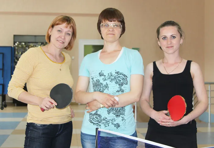 Три Юлии — Миранович, Абрамова и Лис — разделили пьедестал почета в настольном теннисе. фото