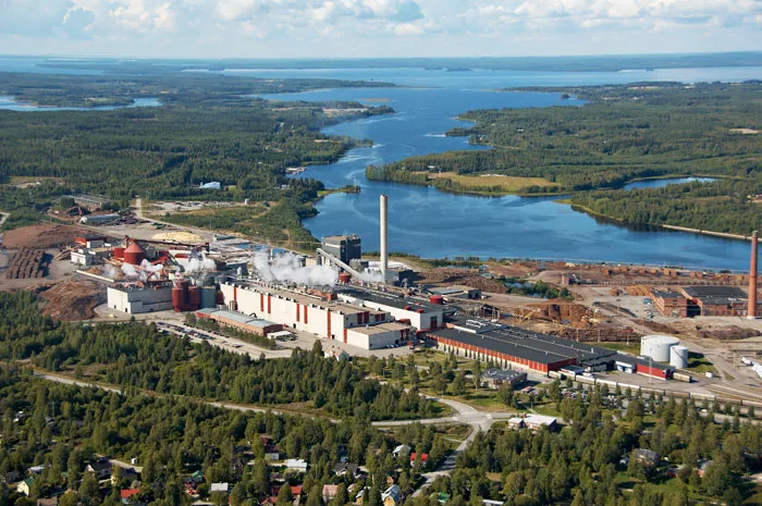 ЦБК фирмы UPM в Финляндии. Всего в стране действует 49 заводов по выпуску бумаги. фото