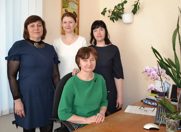 Слева направо: Татьяна ФАБРИСТОВА, Ольга ДАРЕВСКАЯ, Татьяна БЕЛОВСКАЯ, на переднем плане Светлана ТЕРЕХОВА. фото