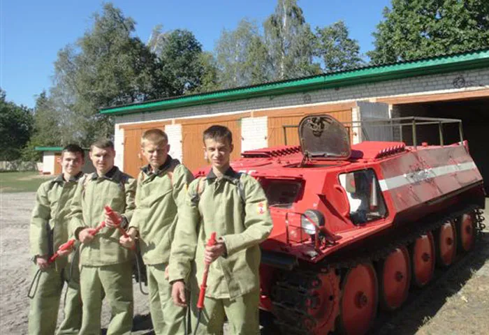 Студенческий отряд «Асілак» охраняет леса от пожаров в Полесском лесхозе. фото
