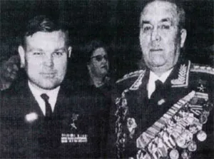 Петр АНТИПОВ и генерал Иван ФЕДЮНИНСКИЙ. фото