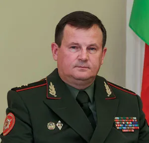 Министр обороны Республики Беларусь генерал-­лейтенант А. А. РАВКОВ. фото