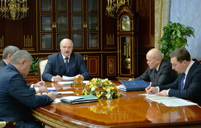 На совещании у Президента Александра Лукашенко рассмотрен вопрос об экспорте круглых лесоматериалов. фото