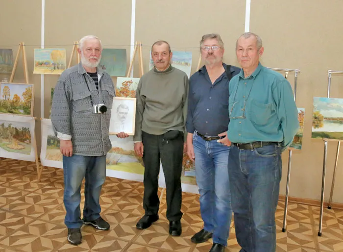 Участники пленэра: (слева направо) Геннадий ГОВОР, Владимир СЛЕСАРЕВ, Леонид ВЕЛИЧКО и Геннадий ТАРСКИХ. фото