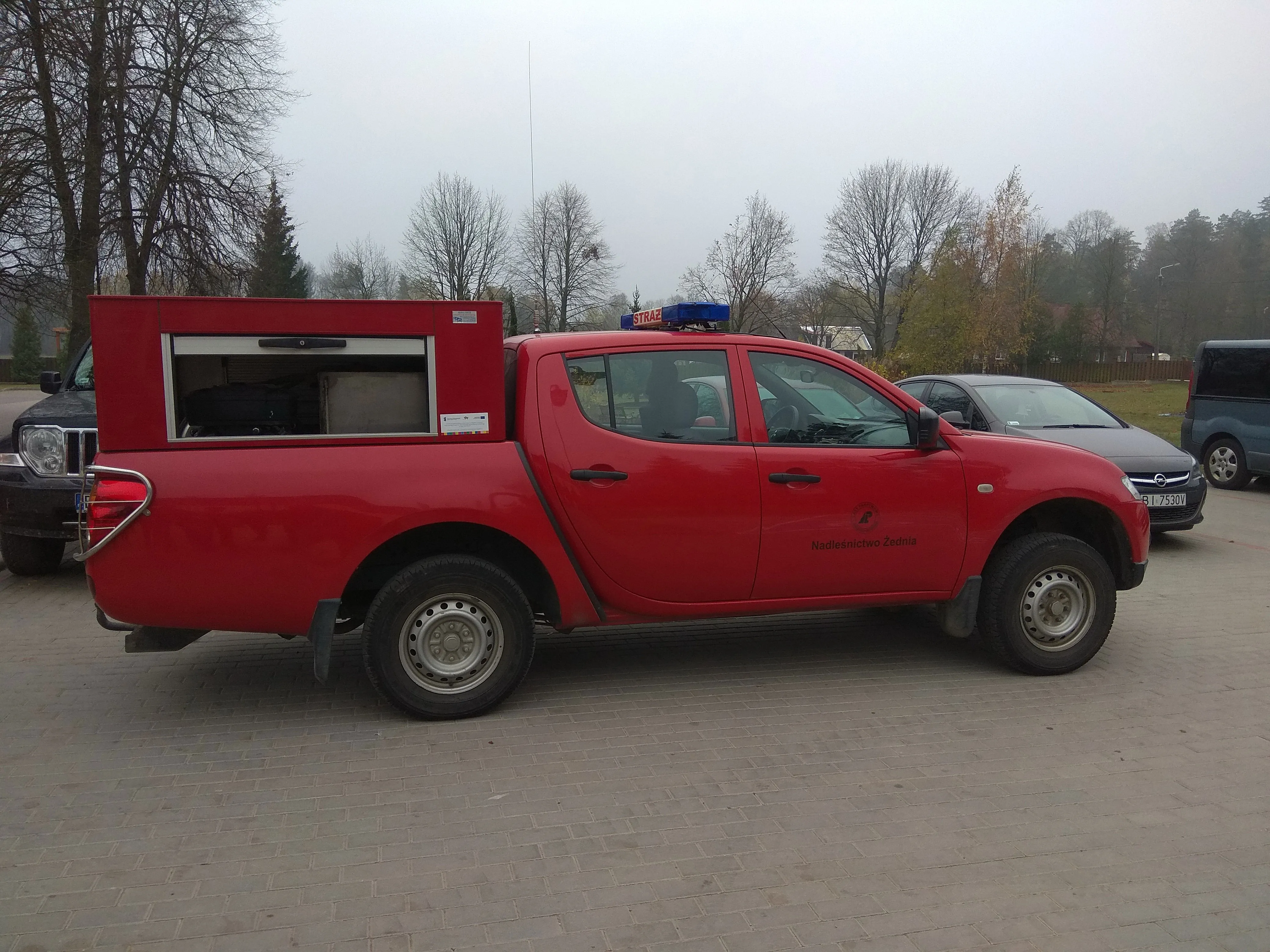 Автомобиль польской службы с модулем для тушения лесных пожаров