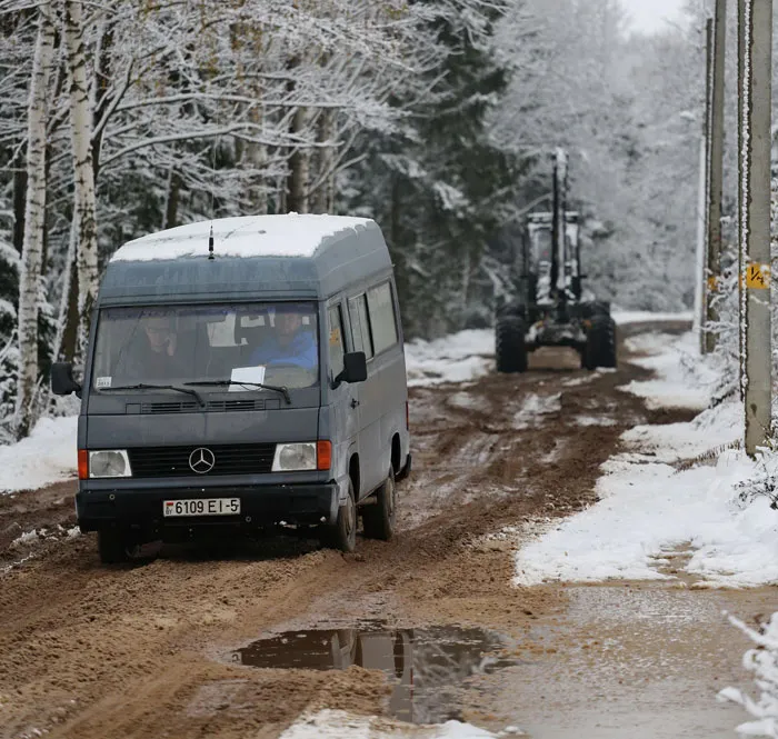 Дороги оказались не готовы к движению большегрузных лесовозов. фото