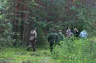 Работники Калинковичского лесхоза искали потерявшегося в лесу мальчика. фото