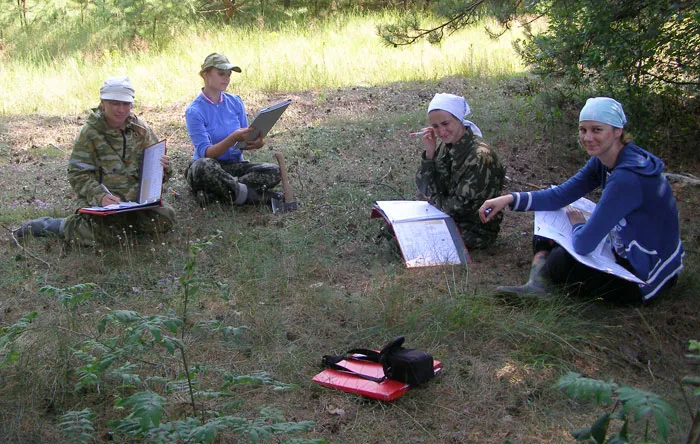Только в 1-й Минской лесоустроительной экспедиции трудятся женщины-таксаторы. фото