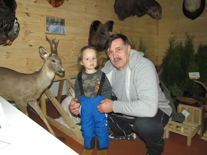 На охотничьей выставке с внуком. фото
